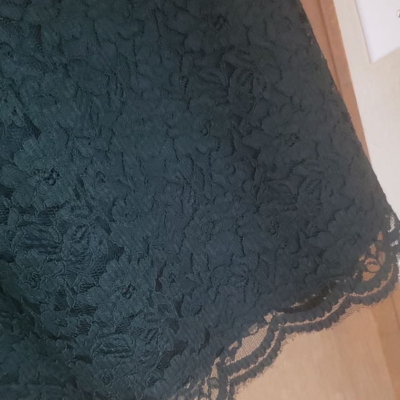 Emerald lacy dress - Picture 2 of 4